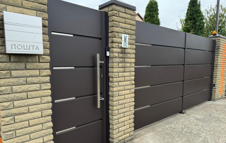 Штахетний паркан з металу